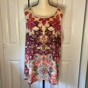 Short sleeve blouse.